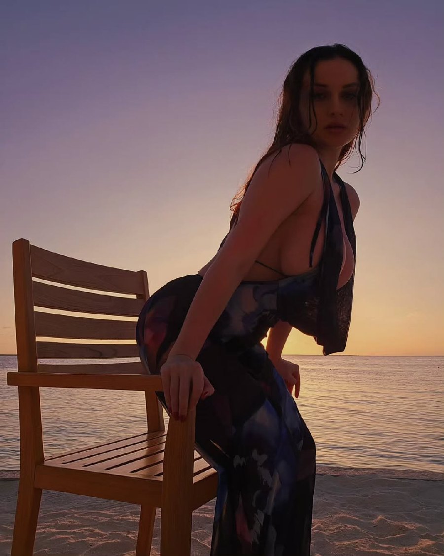 Sexy girl Miranda Faith nude in Kalyan