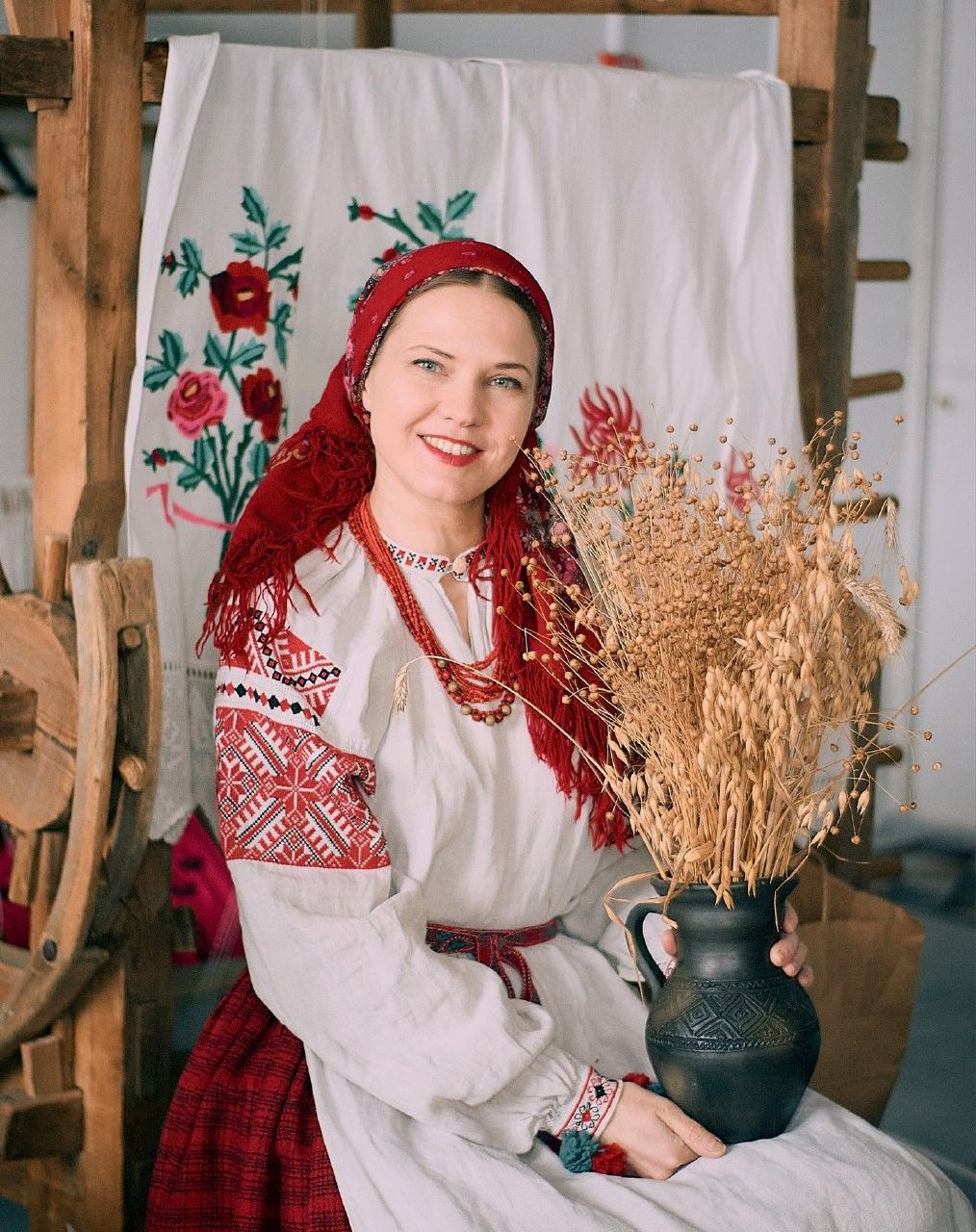 Women in Slavic costumes in Kalyan