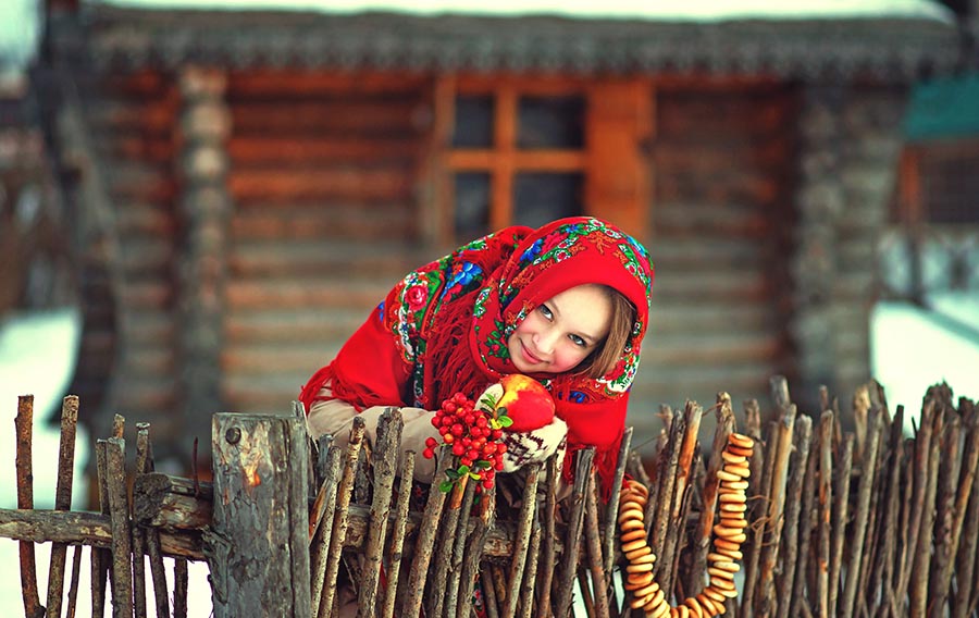 Sexy girl Women in Slavic costumes in Kalyan