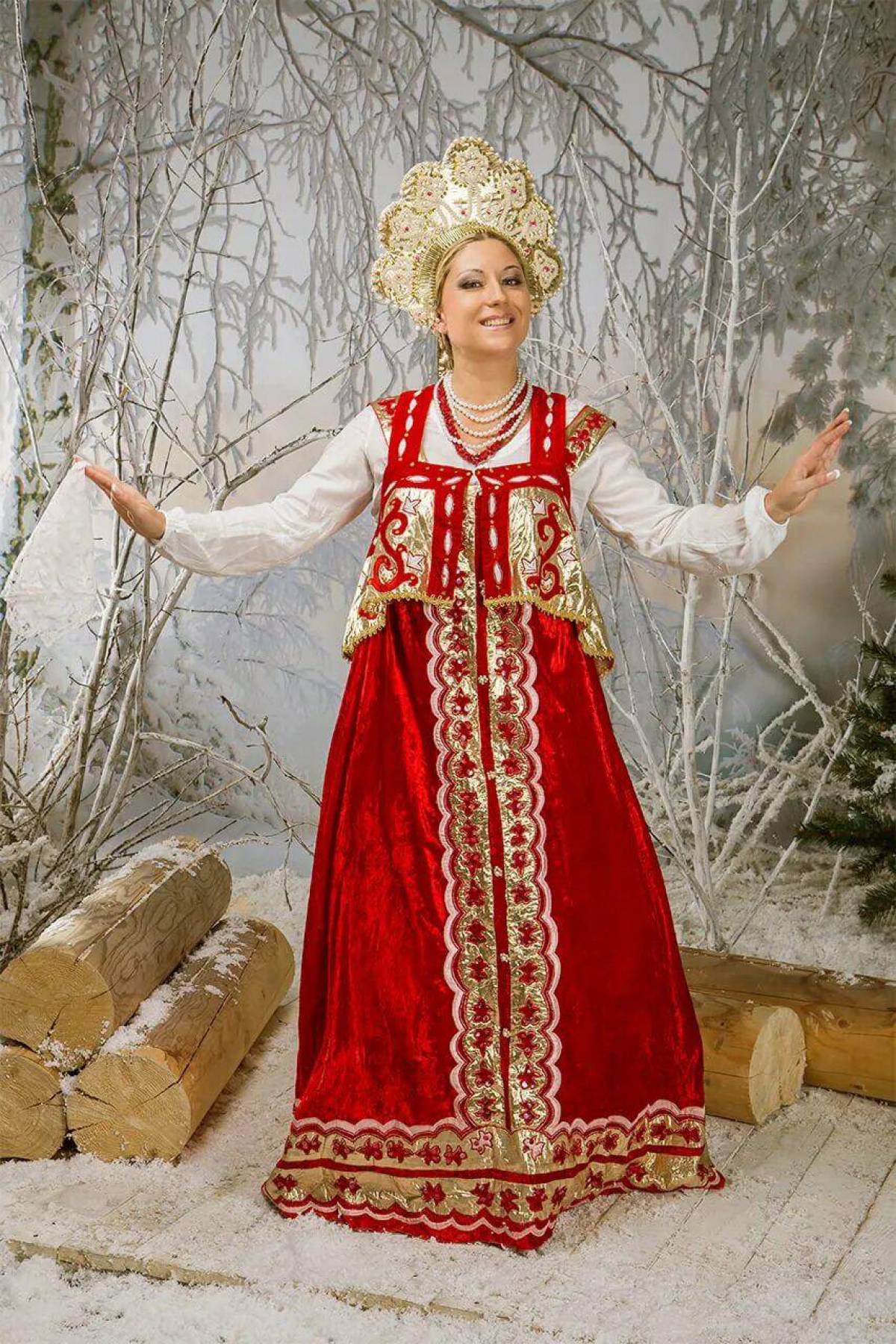 Girls in Slavic costumes in Kalyan