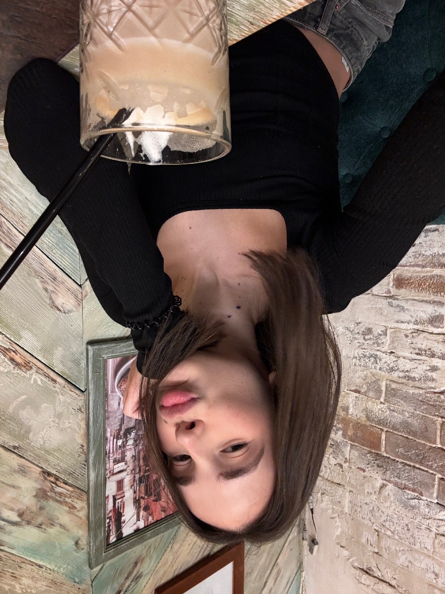 Fresh photos, fresh mood — Tina online in Kalyan